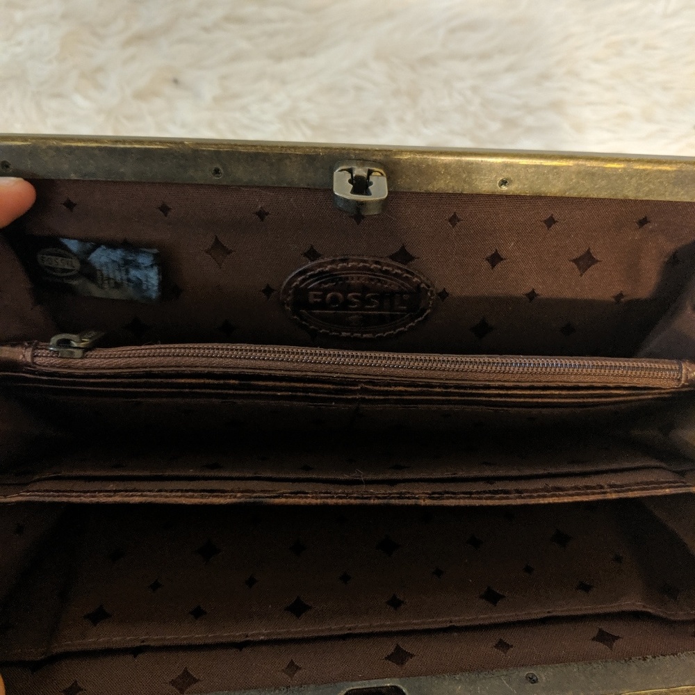 Fossil Cowhide Leather Wallet - image 5